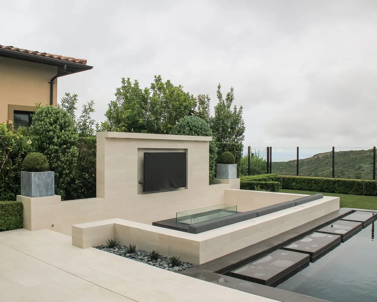 Fire pit and outdoor living room built by SoCal Concepts